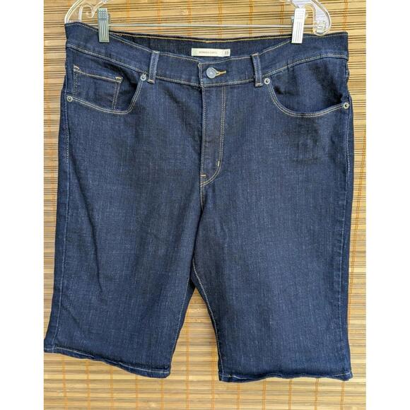 Levis Women's Size 33 Bermuda Shorts Mid Rise Dark Wash Denim Stretch - Picture 1 of 9